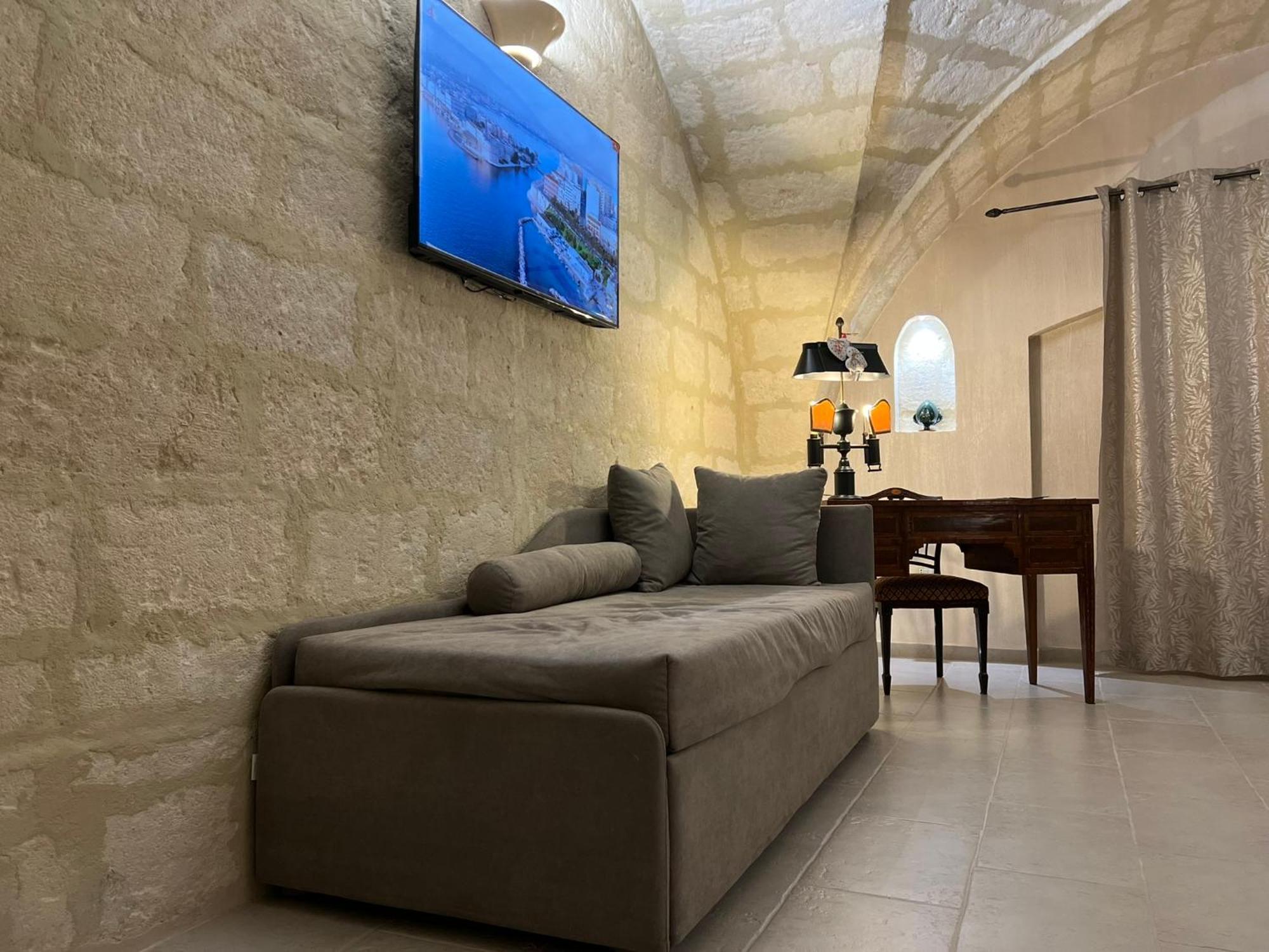 Suite Cavour Luxury Home تارانتو المظهر الخارجي الصورة